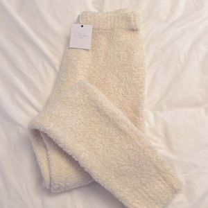 Lovely cozy boucle pants in ivory by L’Academie, m